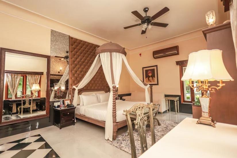 The Royal Retreat Resort & Spa Udaipur Buitenkant foto