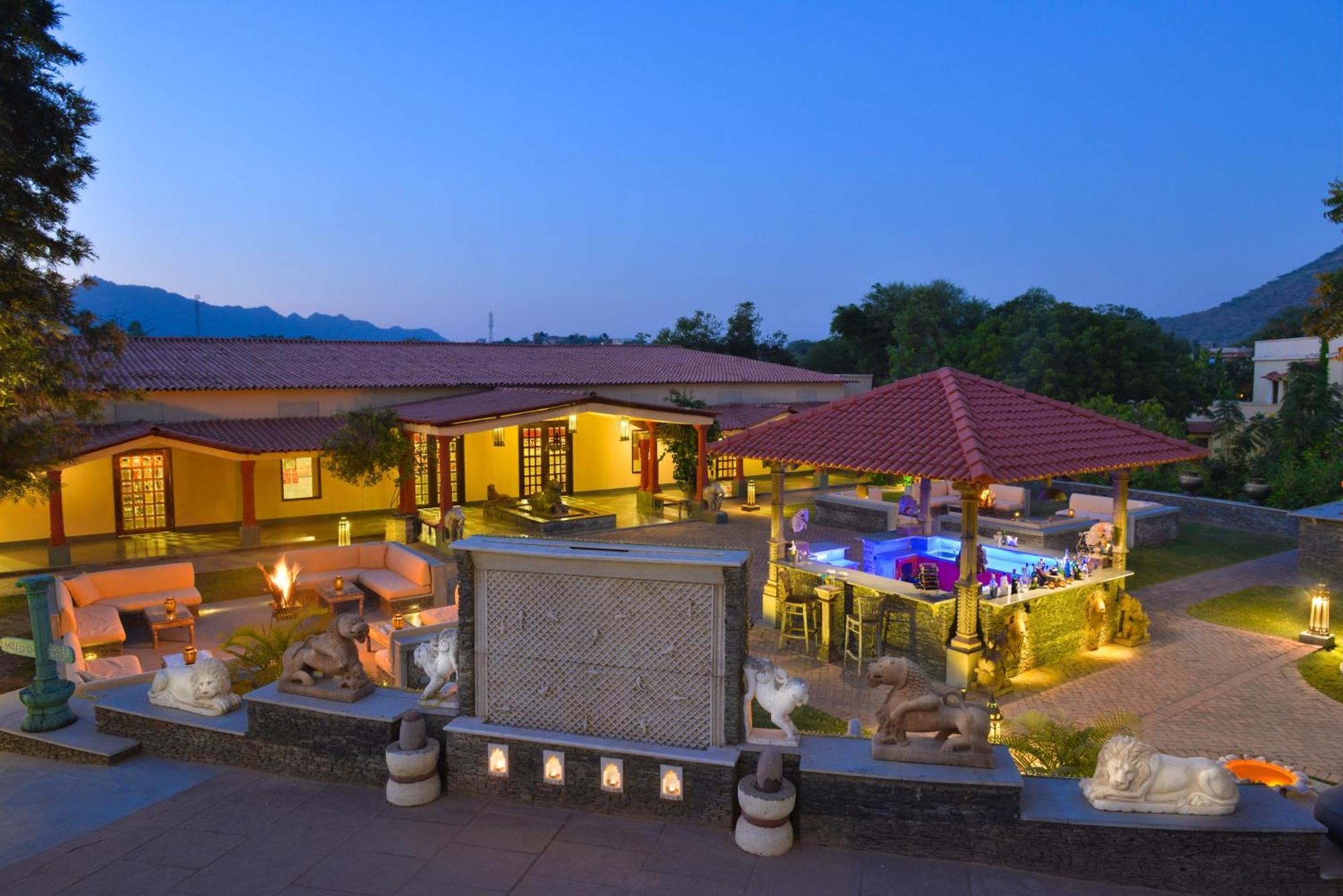 The Royal Retreat Resort & Spa Udaipur Buitenkant foto