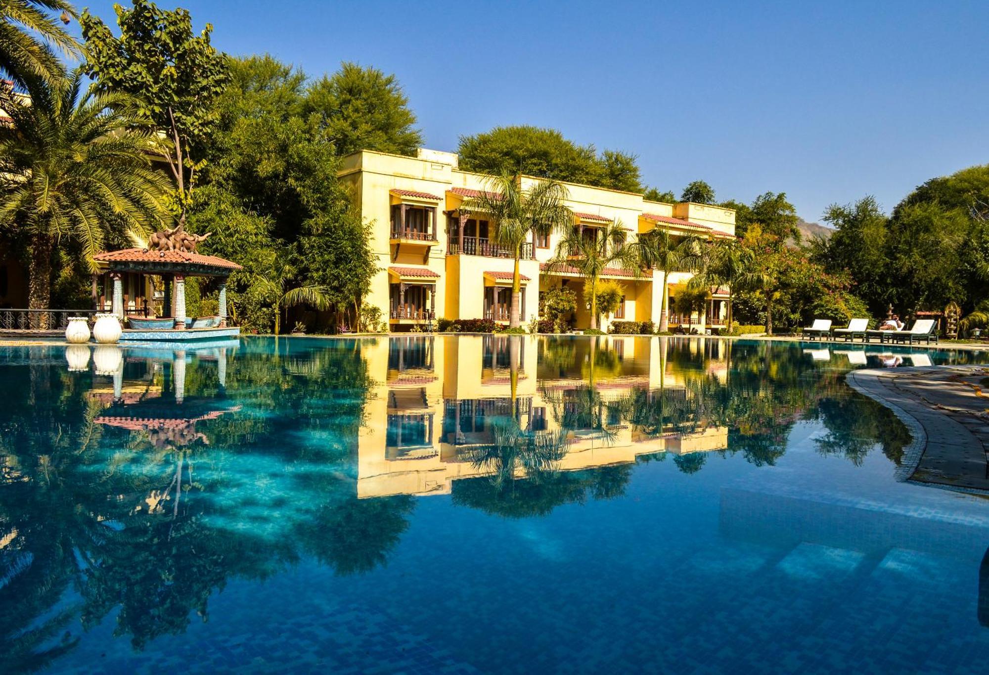 The Royal Retreat Resort & Spa Udaipur Buitenkant foto