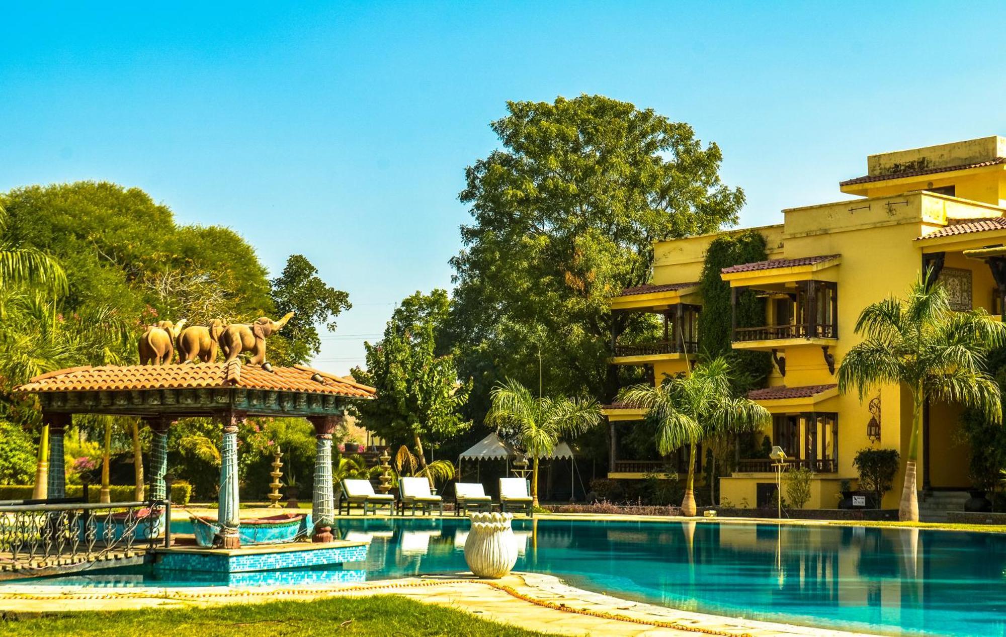 The Royal Retreat Resort & Spa Udaipur Buitenkant foto
