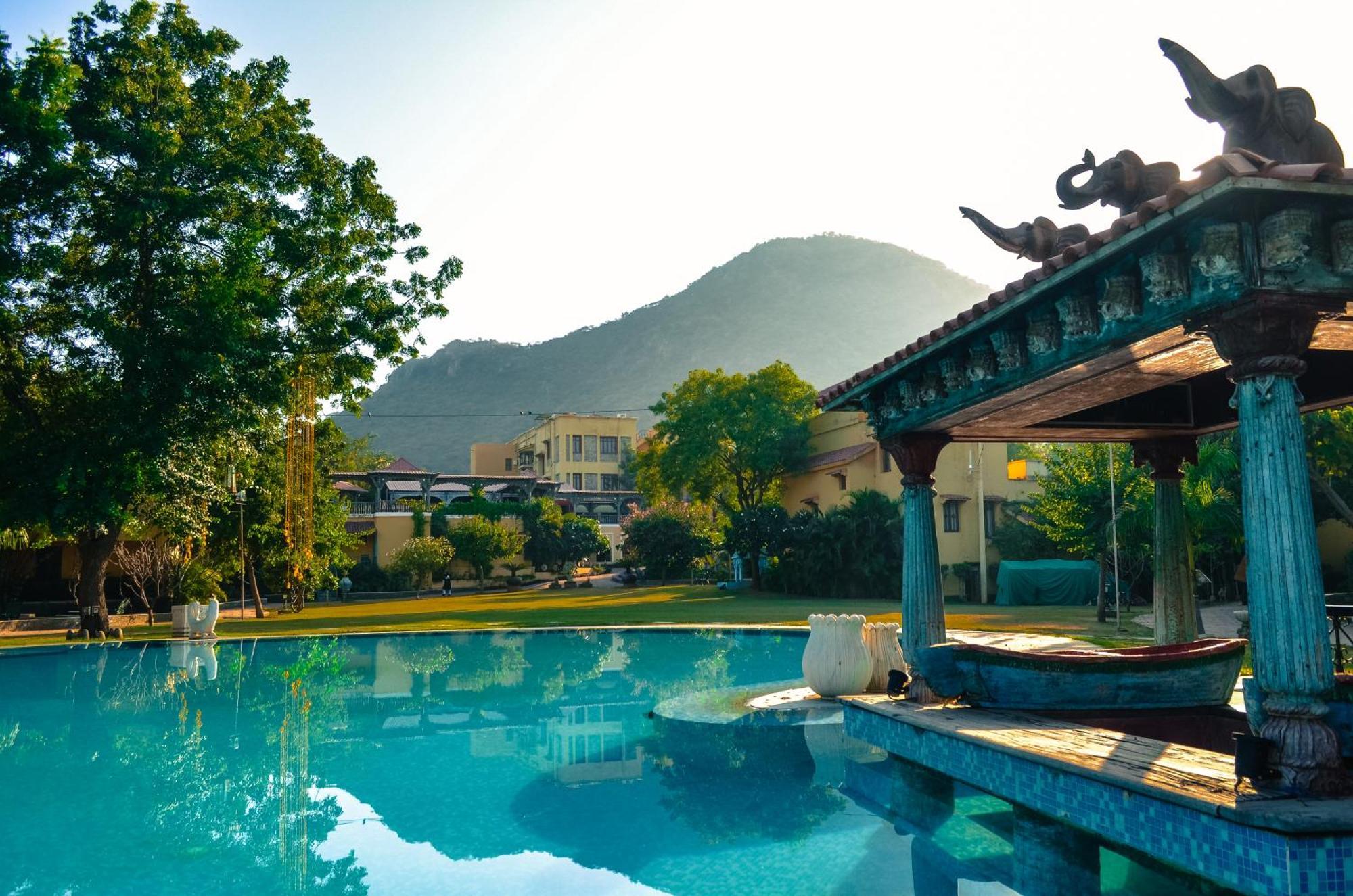 The Royal Retreat Resort & Spa Udaipur Buitenkant foto