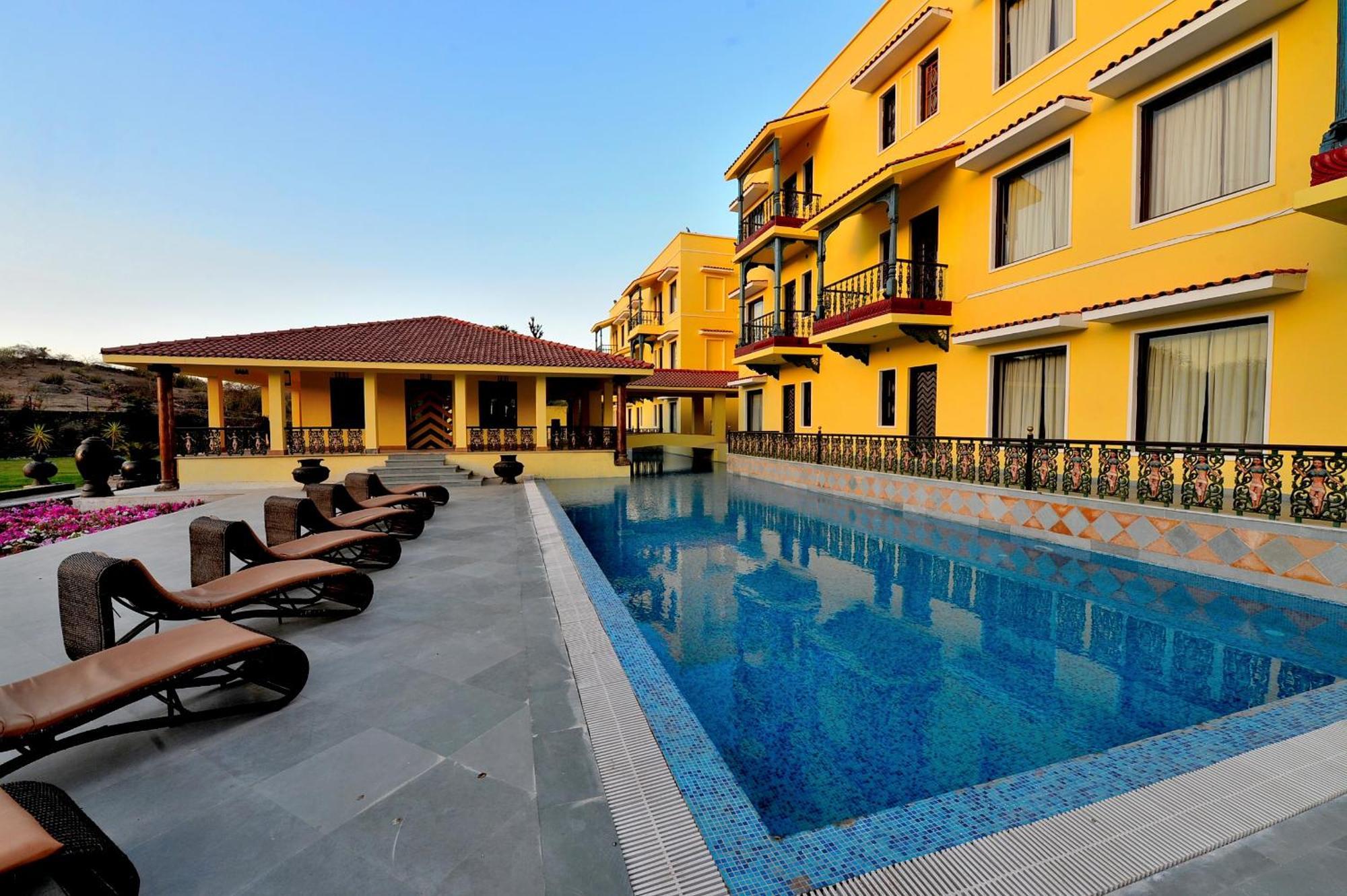 The Royal Retreat Resort & Spa Udaipur Buitenkant foto