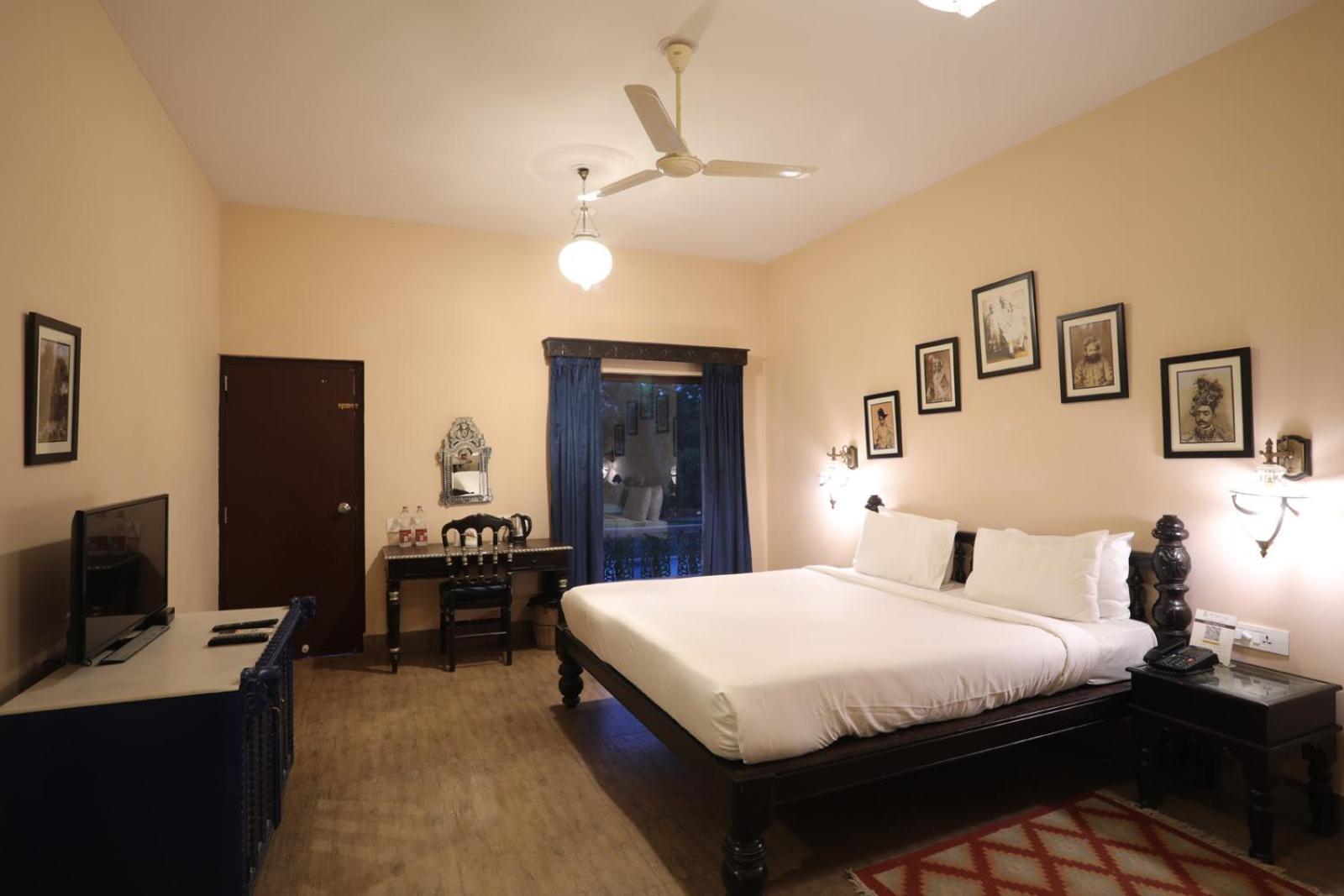 The Royal Retreat Resort & Spa Udaipur Buitenkant foto