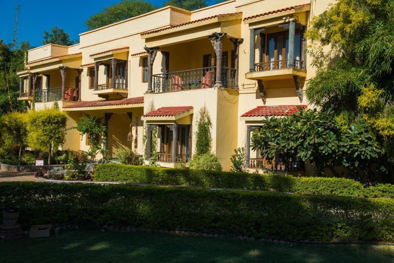 The Royal Retreat Resort & Spa Udaipur Buitenkant foto