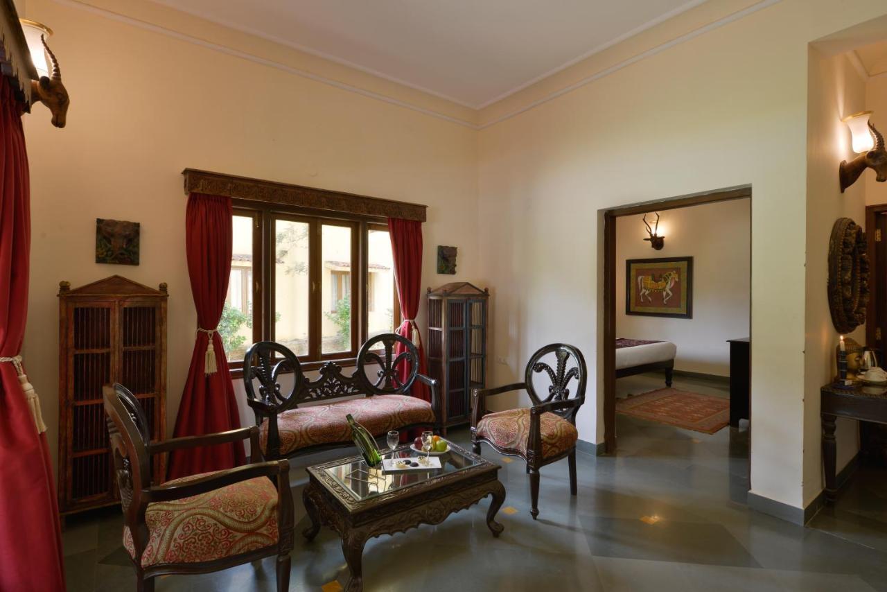 The Royal Retreat Resort & Spa Udaipur Buitenkant foto