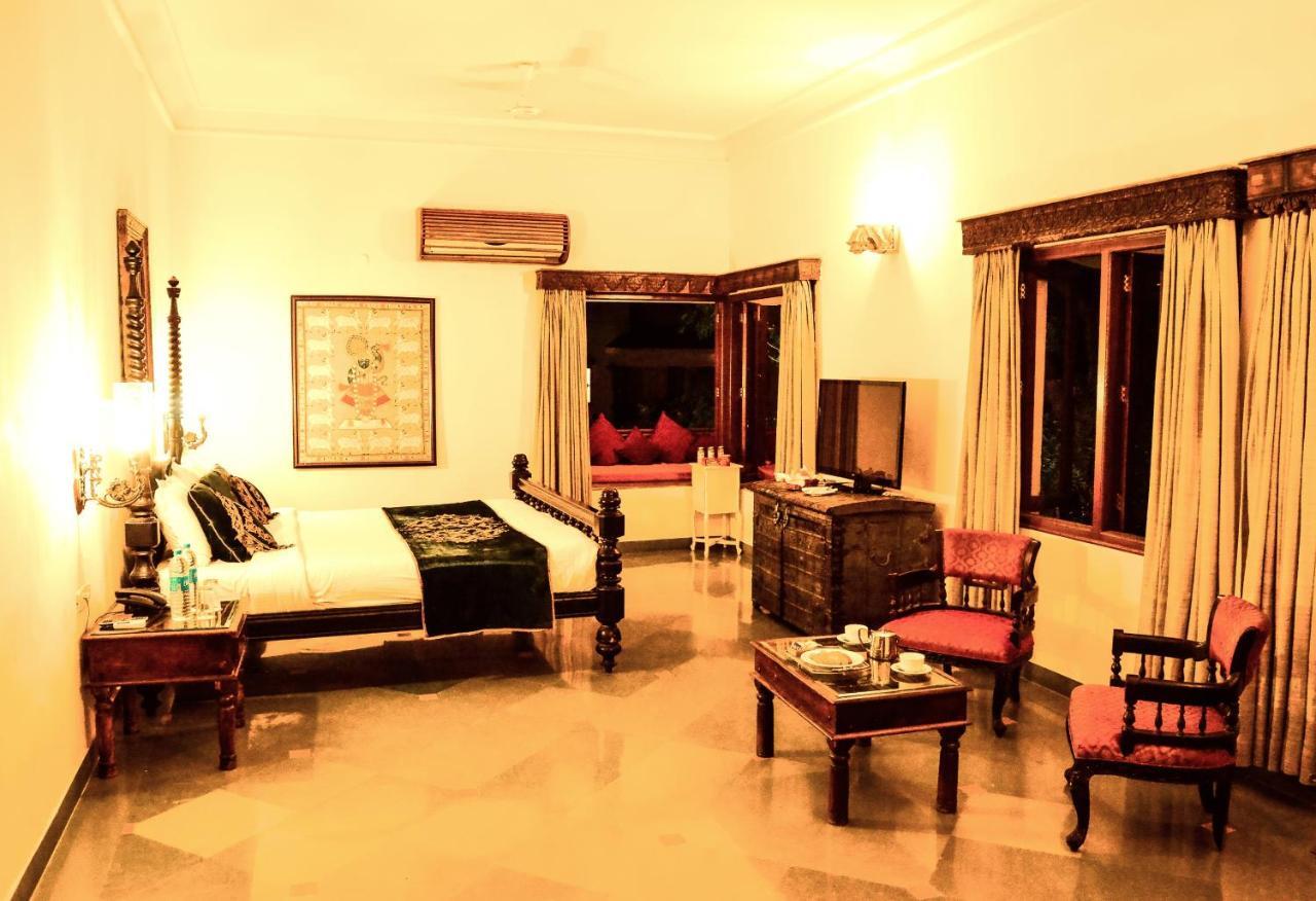 The Royal Retreat Resort & Spa Udaipur Buitenkant foto